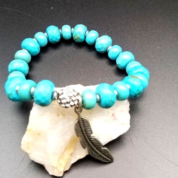 VINTAGE! Boho Faves Blue Bohemian Feather Bracelet. B634 - Picture 1 of 2